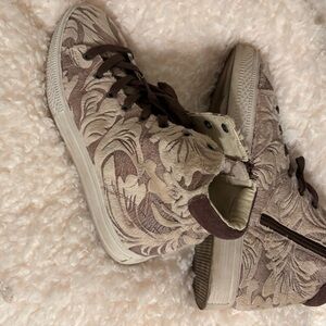 Quilted Floral High-Top Sneakers size 8 Band of Gypsies